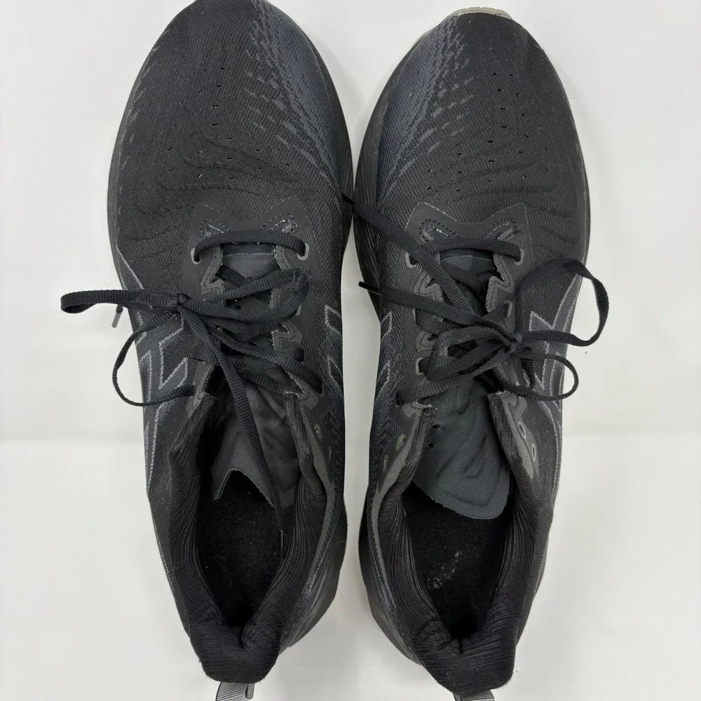 ASICS Novablast 4 Mens Size 15 Wide Black Running Shoes (1011B694)